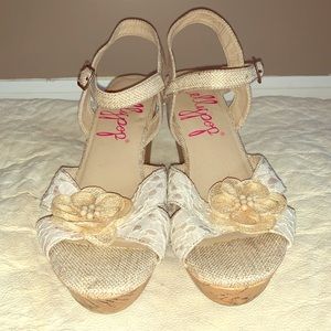 Jellypop lace wedges with flower